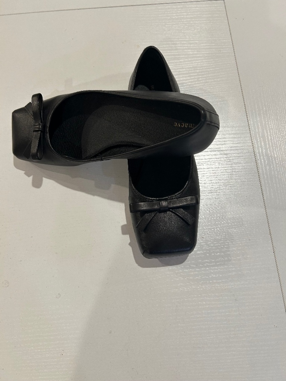 Maeve (ANTHROPOLOGIE) square tall with a bow black ballet flat size 38.